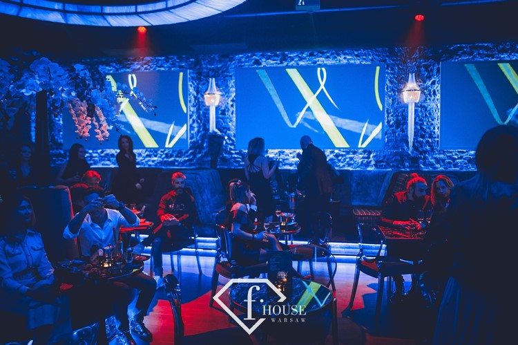 Fashion House club Warsaw celebrate birthday hen bachelor birthday parties vip table reservation book now
