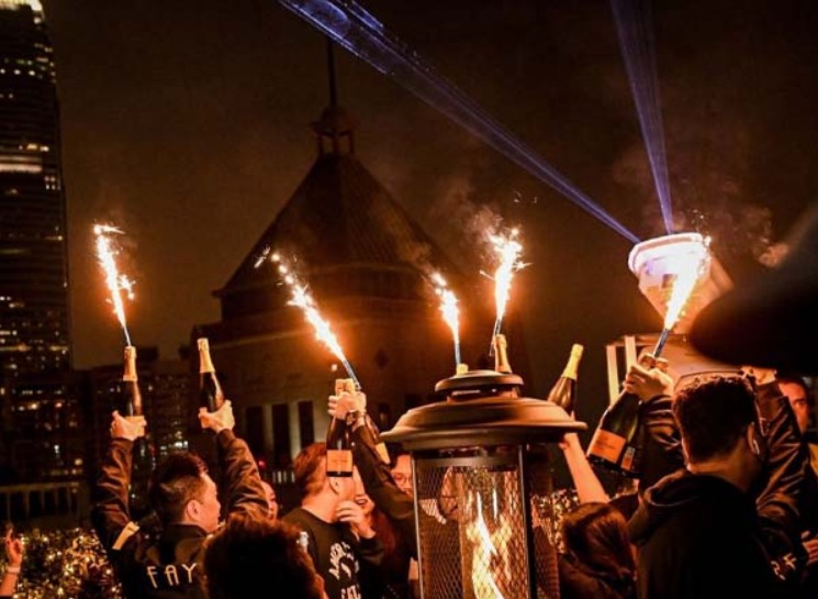 Soirée dans la boîte Faye VIP à Hong Kong. Trouvez des promoteurs pour la liste des invités sur Clubbable