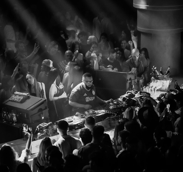 Вечеринка в Fitz VIP ночном клубе в Marbella. Найти промоутеров для списка гостей в Clubbable