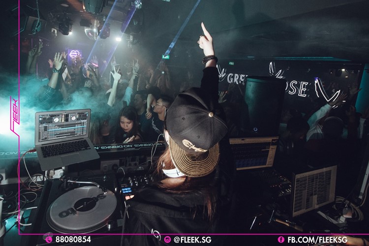 Fleek nightclub SingaporeFleek nightclub Singapore dj mixing music fun party dance floor people dancing