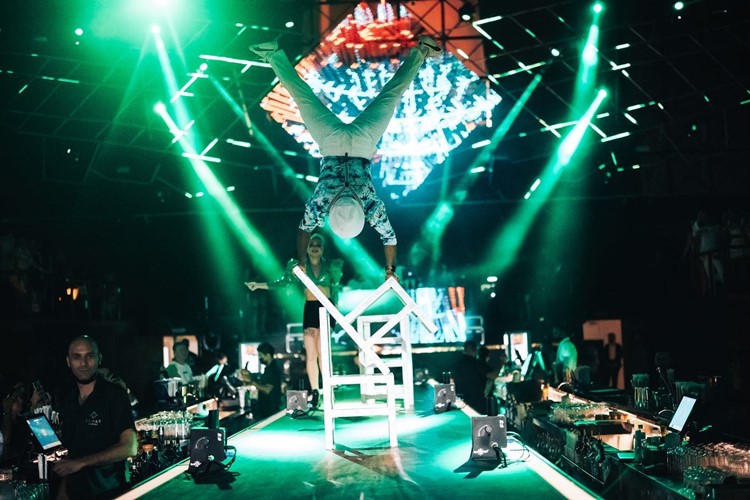 Float nightclub Dubai show dance dj fun event go out