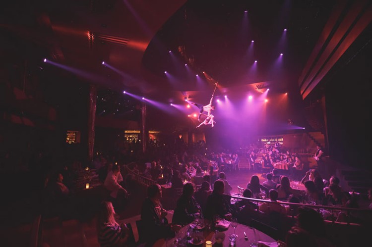 Party på Florida Retiro VIP nattklubb i Madrid. Hitta promoters för gästlista i Clubbable