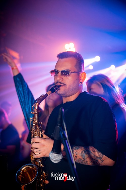 Fucking Monday club Madrid nightclub music live instrument dj saxophone 