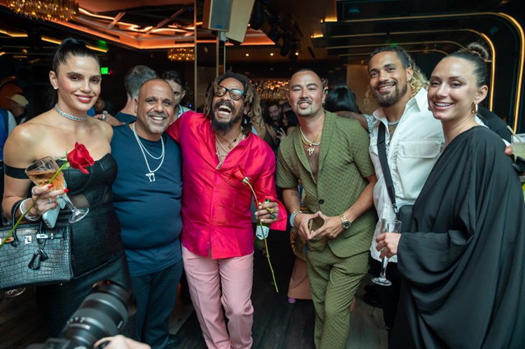 Gala nightclub Miami go out tonight have fun nightout men women clubbing VIP area