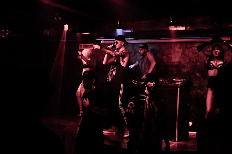Garage club nightclub Moscow fun night party live musicians singers rap