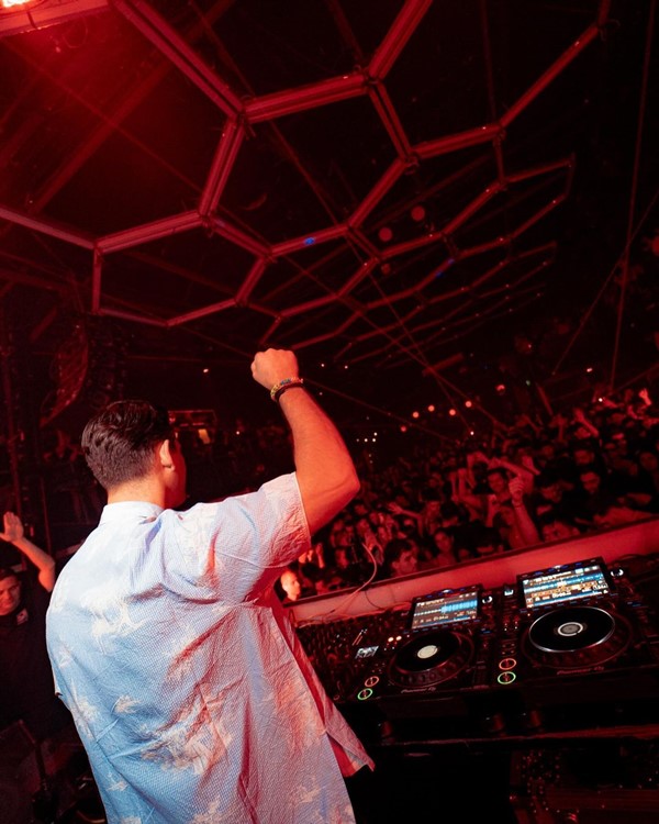 Gate nightclub Paris book your vip table reserve now