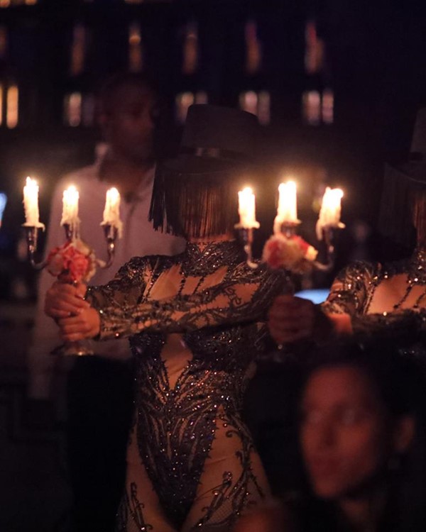 Gatsby Club nightclub Barcelona party bottle service sexy waitress