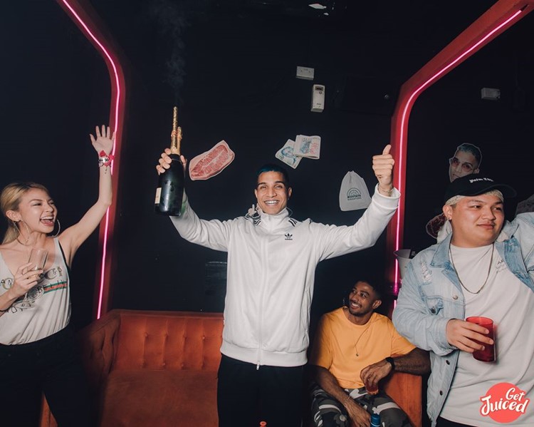 Get Juiced nightclub Singapore champagne bubbles parade book vip table celebrate now