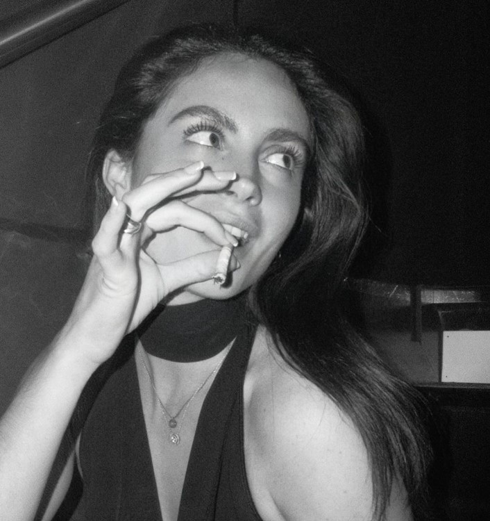 Giulia nightclub Paris book your vip table reserve now premium service alcohol bottles parade