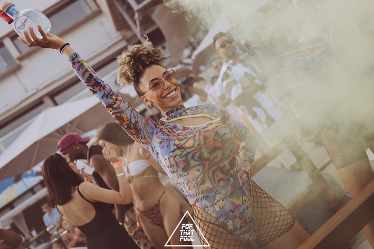 Go Beach Club Barcelona book your vip table celebrate birthday bachelor hen stag