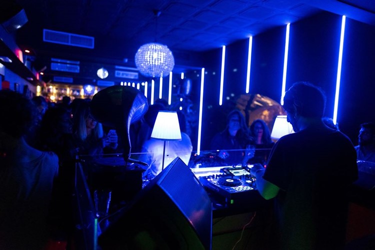 Gus nightclub Rome dj mixing music fun event place to be must see