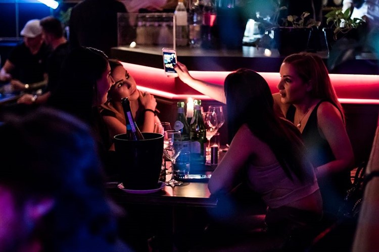 Gus nightclub Rome guest list table booking go out tonight where to dresscode