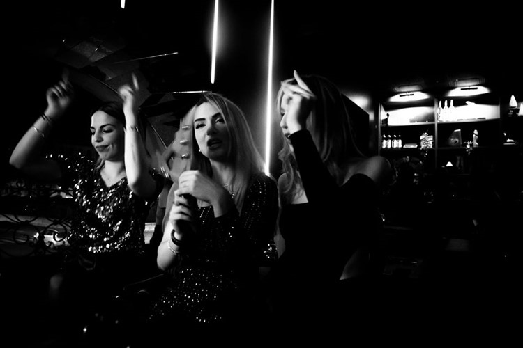 Gus nightclub Rome go out today find best club to party dance floor music