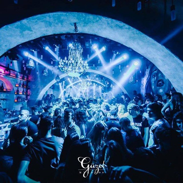 Guzel club de noapte Mykonos