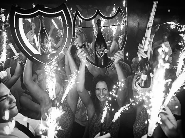 HRoof nightclub Cancun celebrate now bottles of champagne show event best party vip people fancy luxury
