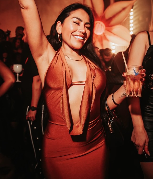 Party på Hacienda VIP nattklubb i Paris. Hitta promoters för gästlista i Clubbable