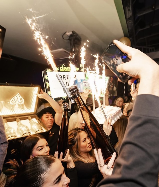 Party at Harbor VIP nightclub in New York. Find promoters for guest list in Clubbable