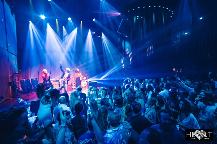 Heart nightclub Ibiza concert full crowd