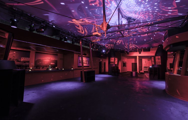 Party at Heart VIP nightclub in Miami. Find promoters for guest list in Clubbable