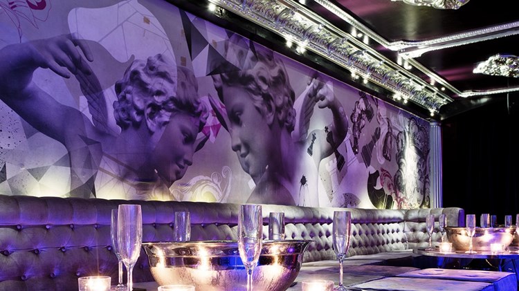 Soirée dans la boîte Hell's Kitchen VIP à Stockholm. Trouvez des promoteurs pour la liste des invités sur Clubbable