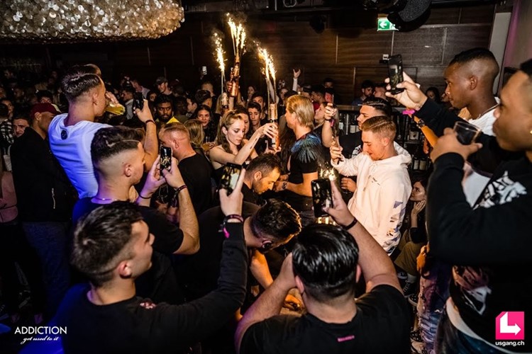 Hiltl nightclub Zurich celebrate book your table reserve birthday party alcohol bottles champagne vodka show