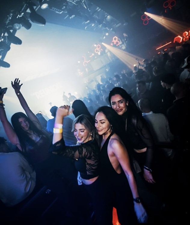 Soirée dans la boîte Hive VIP à Malta. Trouvez des promoteurs pour la liste des invités sur Clubbable