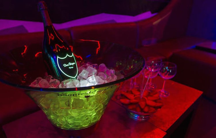 Party al Hollywood Rythmoteque VIP Club al Milan. Trova promotori e liste degli ospiti in Clubbable