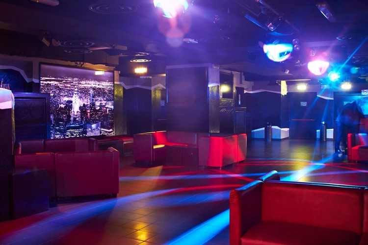 Party al Hollywood Rythmoteque VIP Club al Milan. Trova promotori e liste degli ospiti in Clubbable