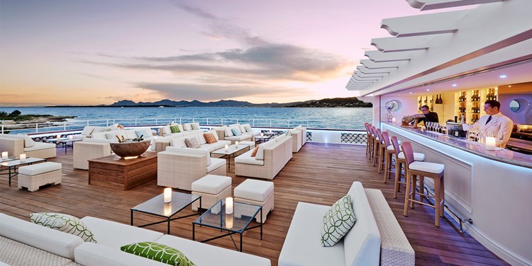 Party at Hotel du Cap VIP nightclub in Cannes. Find promoters for guest list in Clubbable