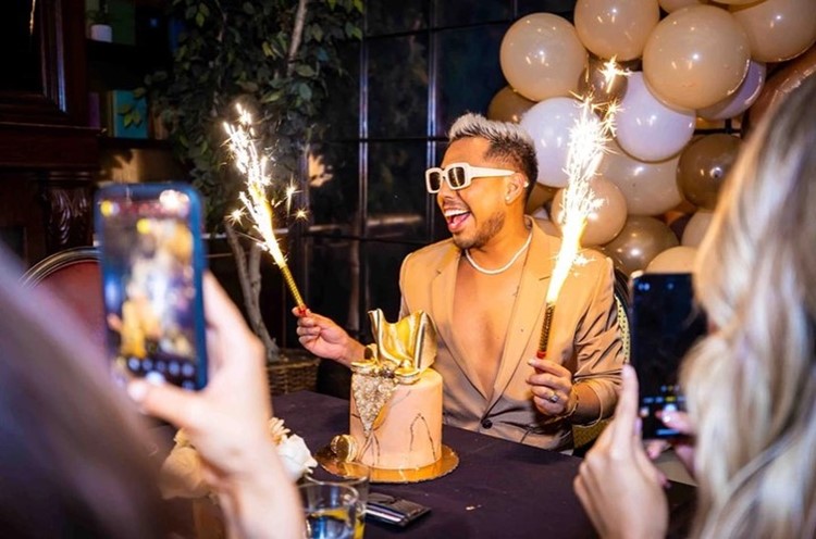 Hubbard Inn Club Chicago fun birthday party celebrate book vip table