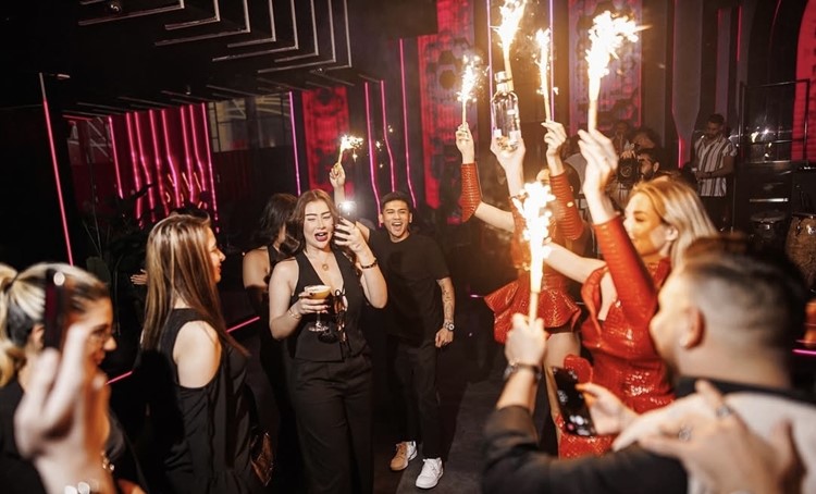 Soirée dans la boîte Hype VIP à Dubai. Trouvez des promoteurs pour la liste des invités sur Clubbable