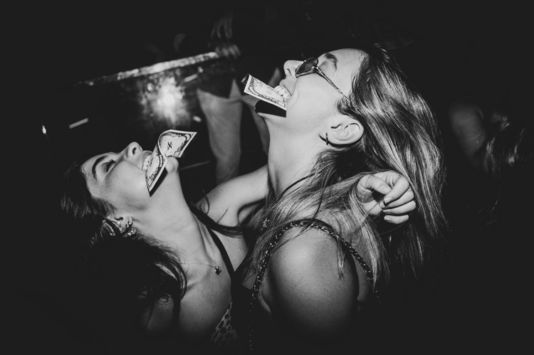 Icon nightclub Madrid girls just wanna have fun nightout party event live music dj dancing