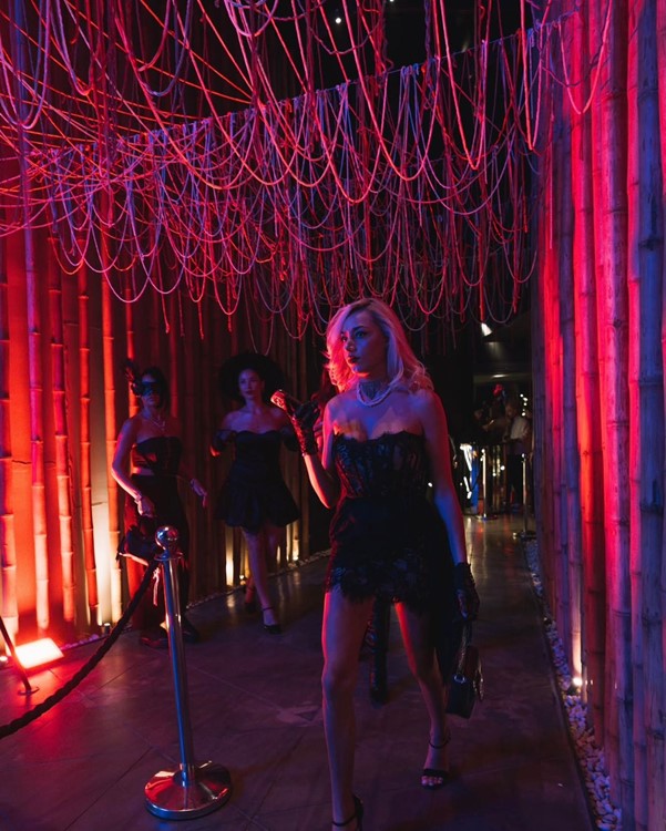 Party at Iris VIP nightclub in Dubai. Find promoters for guest list in Clubbable