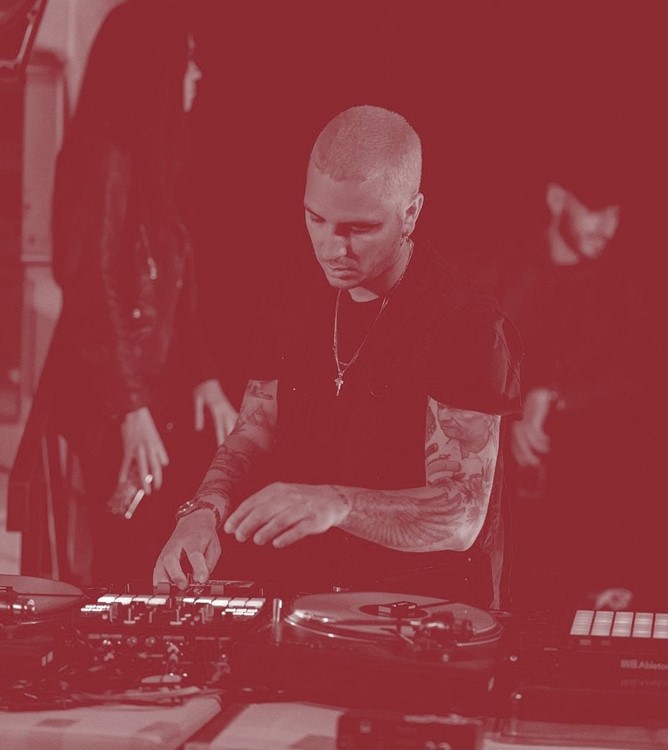 Iza by Moloko club in Paris live dj weekend party all night fun dance 