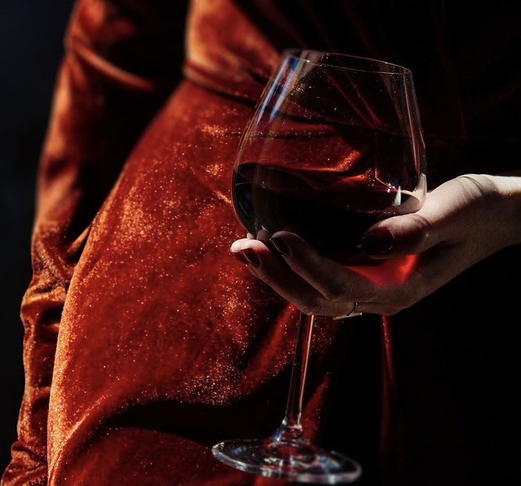 Party at J’adore VIP nightclub in Dubai. Find promoters for guest list in Clubbable