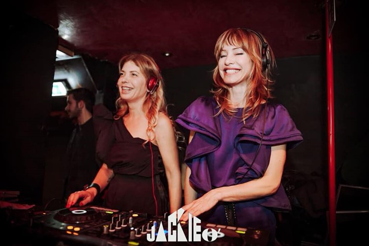 Jackie'O club Rome djs girls mixing music top techno popular tunes blonde dresscode fun people