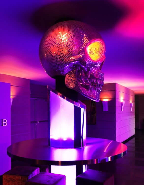 Party at Java VIP nightclub in Geneva. Find promoters for guest list in Clubbable