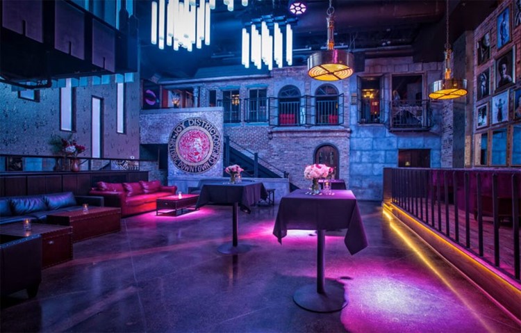 Chicago में वीआईपी नाइट क्लब Joy District में पार्टी। Clubbable में अतिथि सूची के लिए प्रमोटर खोजें