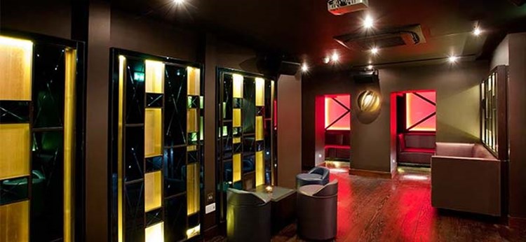 Party på JuJu VIP nattklubb i London. Hitta promoters för gästlista i Clubbable