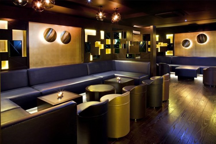 Party på JuJu VIP nattklubb i London. Hitta promoters för gästlista i Clubbable