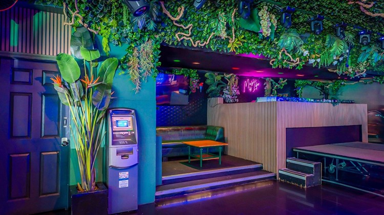 Soirée dans la boîte Jungle Hollywood VIP à Los Angeles. Trouvez des promoteurs pour la liste des invités sur Clubbable