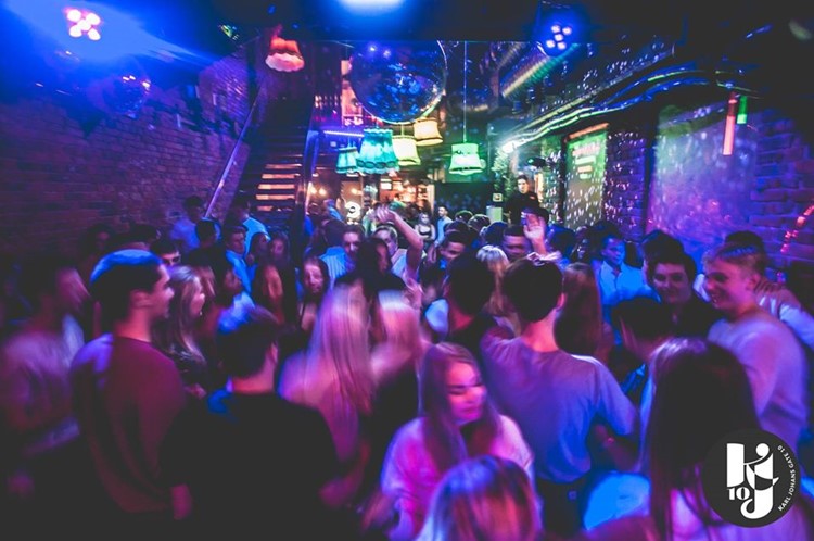 KJ10 nightclub Oslo book your own table now celebrate all night package champagne vodka gin bottles reserve exclusive area 18 years old