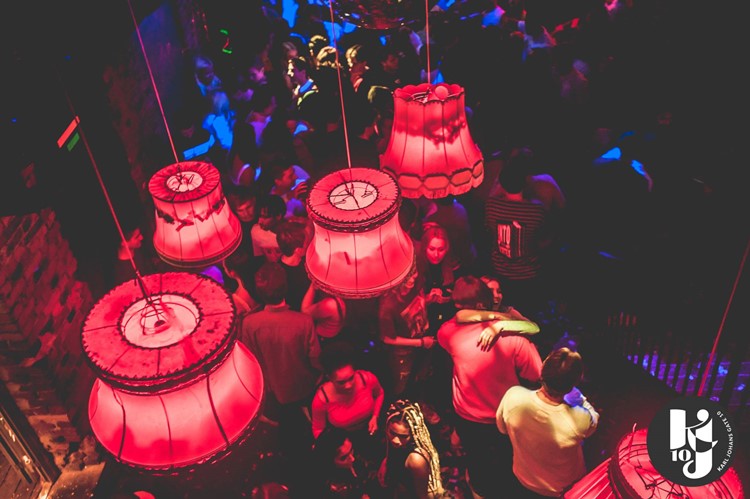 KJ10 nightclub Oslo where to go out tonight best party for 18 19 years old easy entrance dj live music