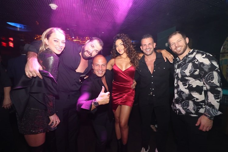 Komodo Lounge in Miami club girls guys vip table booking party event fun nightout