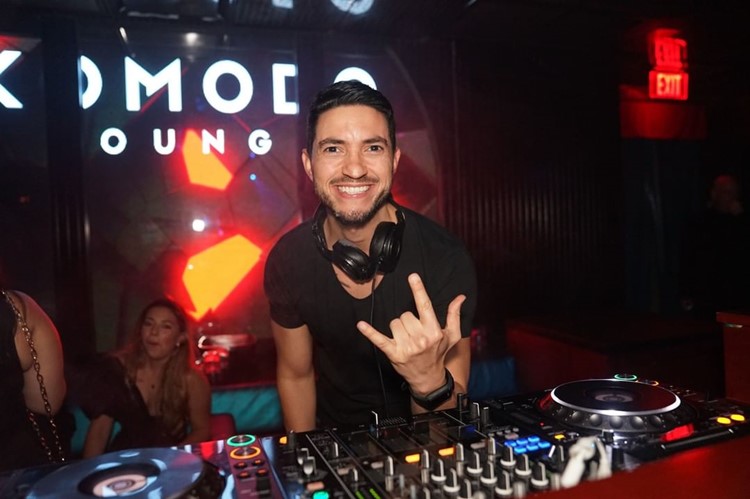 Komodo Lounge in Miami club dj mixing music fun party event dance house commercial guest list
