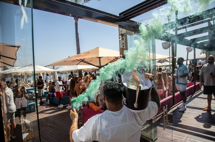 Вечеринка в Kova VIP ночном клубе в Marbella. Найти промоутеров для списка гостей в Clubbable