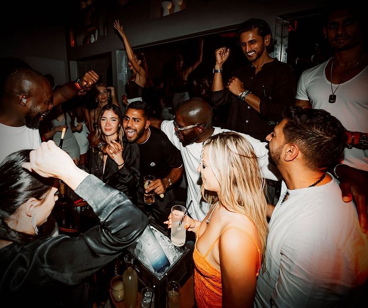 Kymbo nightclub Mykonos party event fun nightout crowd dancing