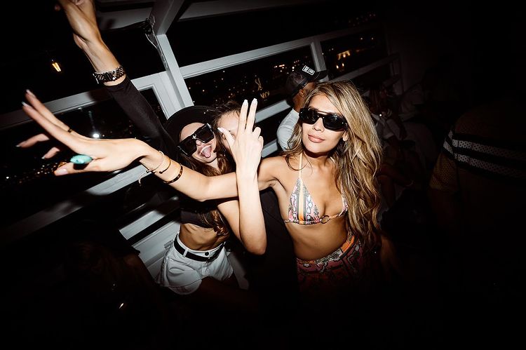 Kymbo nightclub Mykonos pretty blond girls dress code chic classy