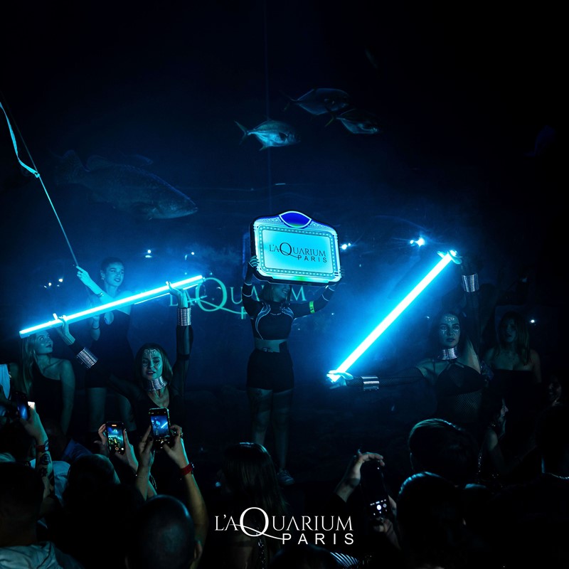 L'Aquarium nightclub in Paris live dj dance all night best club must see