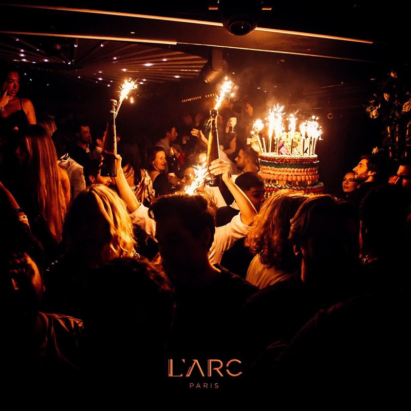 L'arc nightclub Paris celebrate birthday hen bachelor stag parties